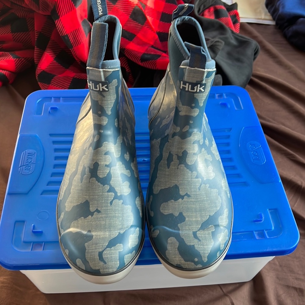 Huk brand boots blue size 12